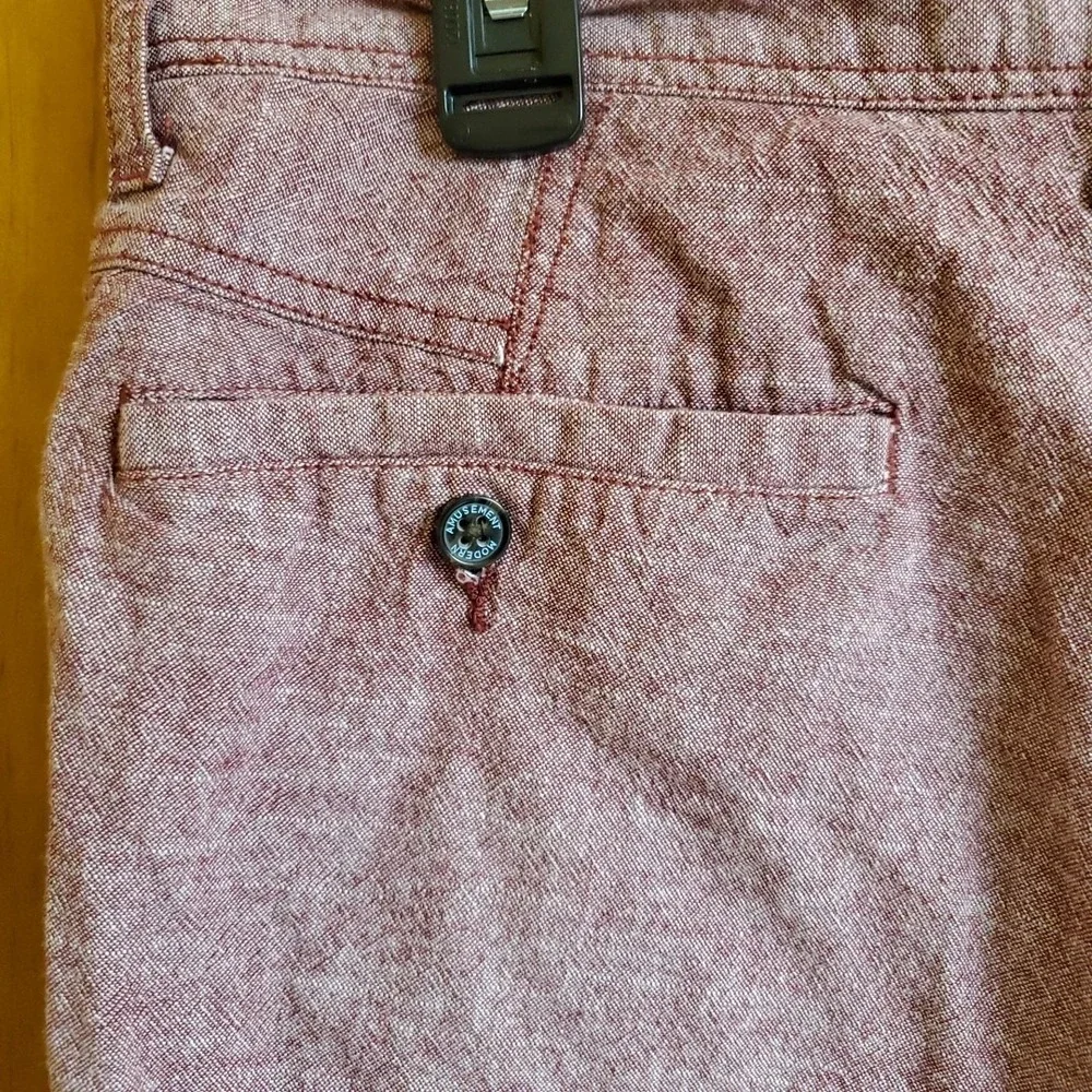 Modern Amusement Men's‎ Cotton Chino Shorts Size 32 Red